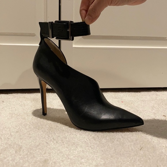 BCBGMAXAZRIA Aced Ankle Strap Leather Pump - Picture 3 of 11